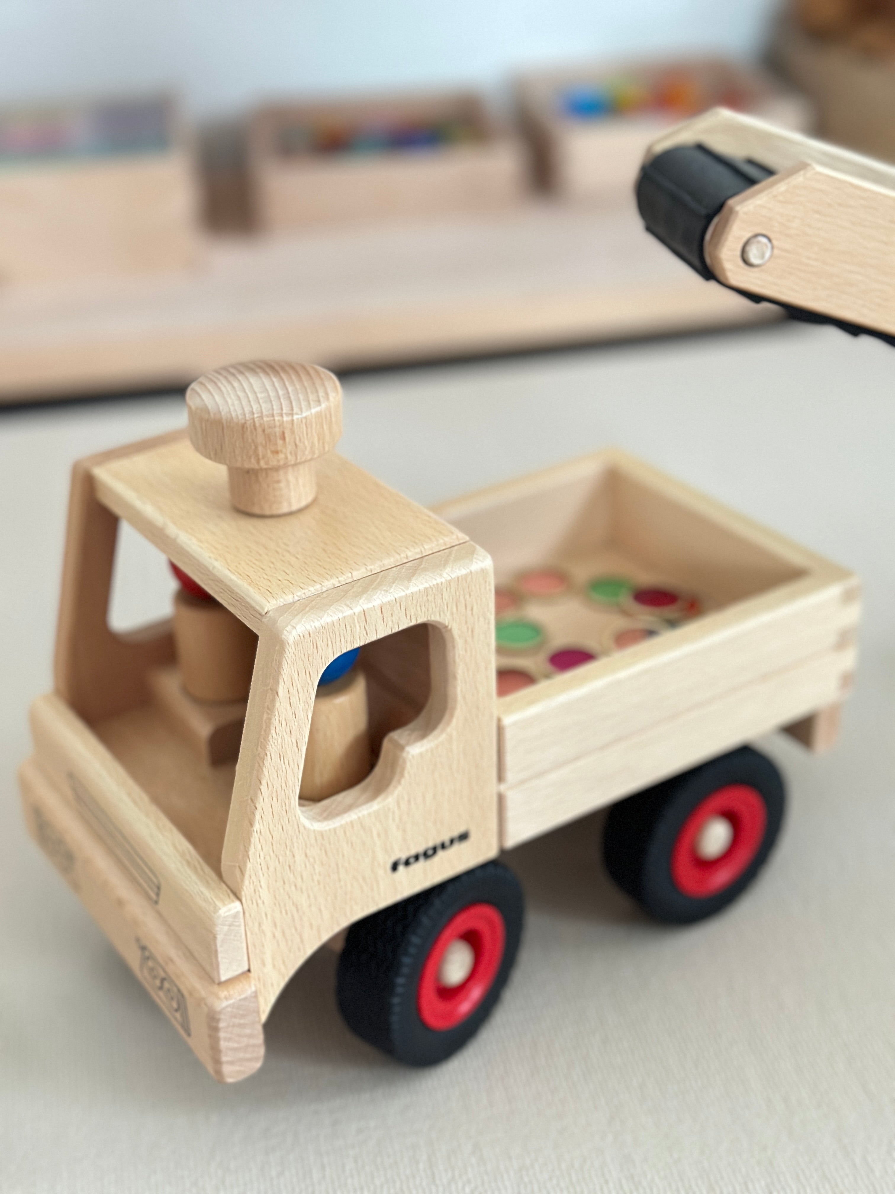 Holzfahrzeuge  Glcksbub