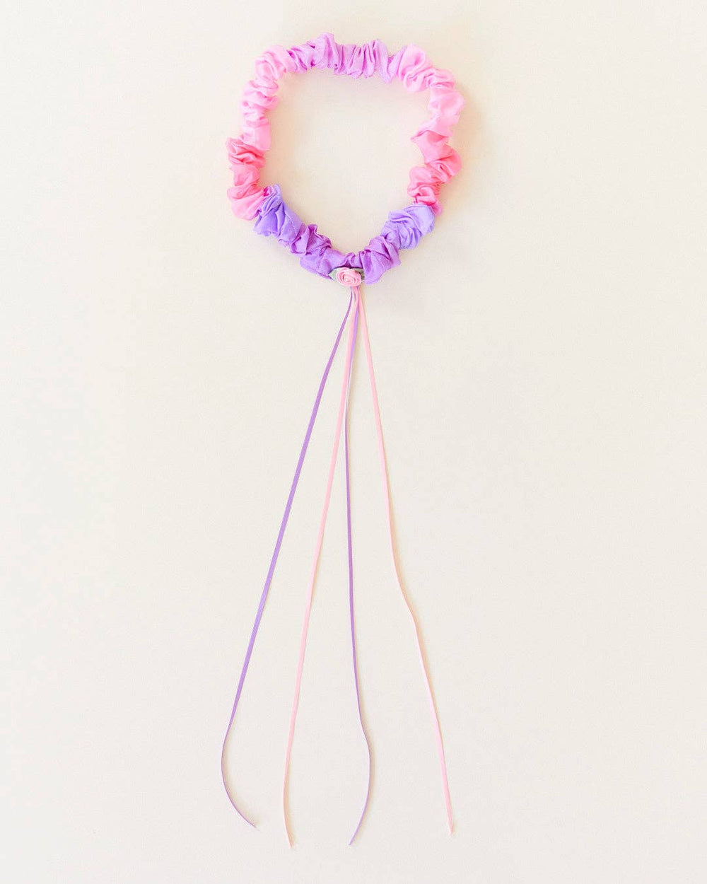 Haarband „Blossom Garland“ aus Seide in Rosa und Violett