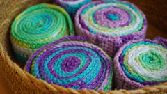 Handgehäckeltes Waldorf-Schneckenband