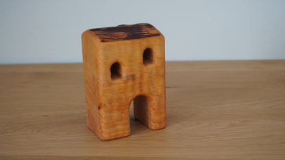 Bikeho - Haus mit zwei Fenstern